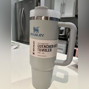 Stanley tumbler 30 oz